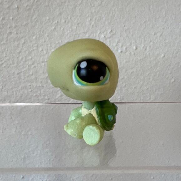 Littlest Pet Shop LPS Sitting Green Turtle #321 2006 - Picture 2 of 4